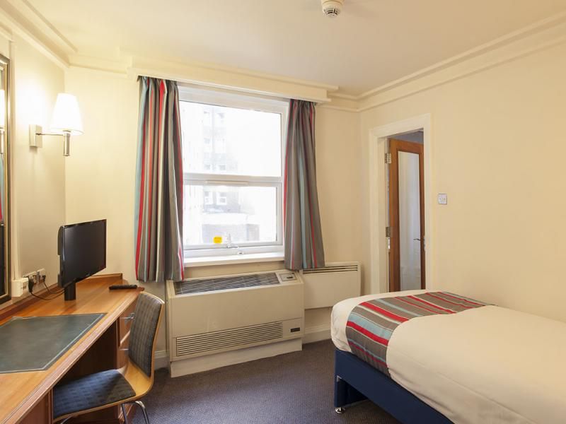 Travelodge Kings Cross Royal Scott London Exterior photo