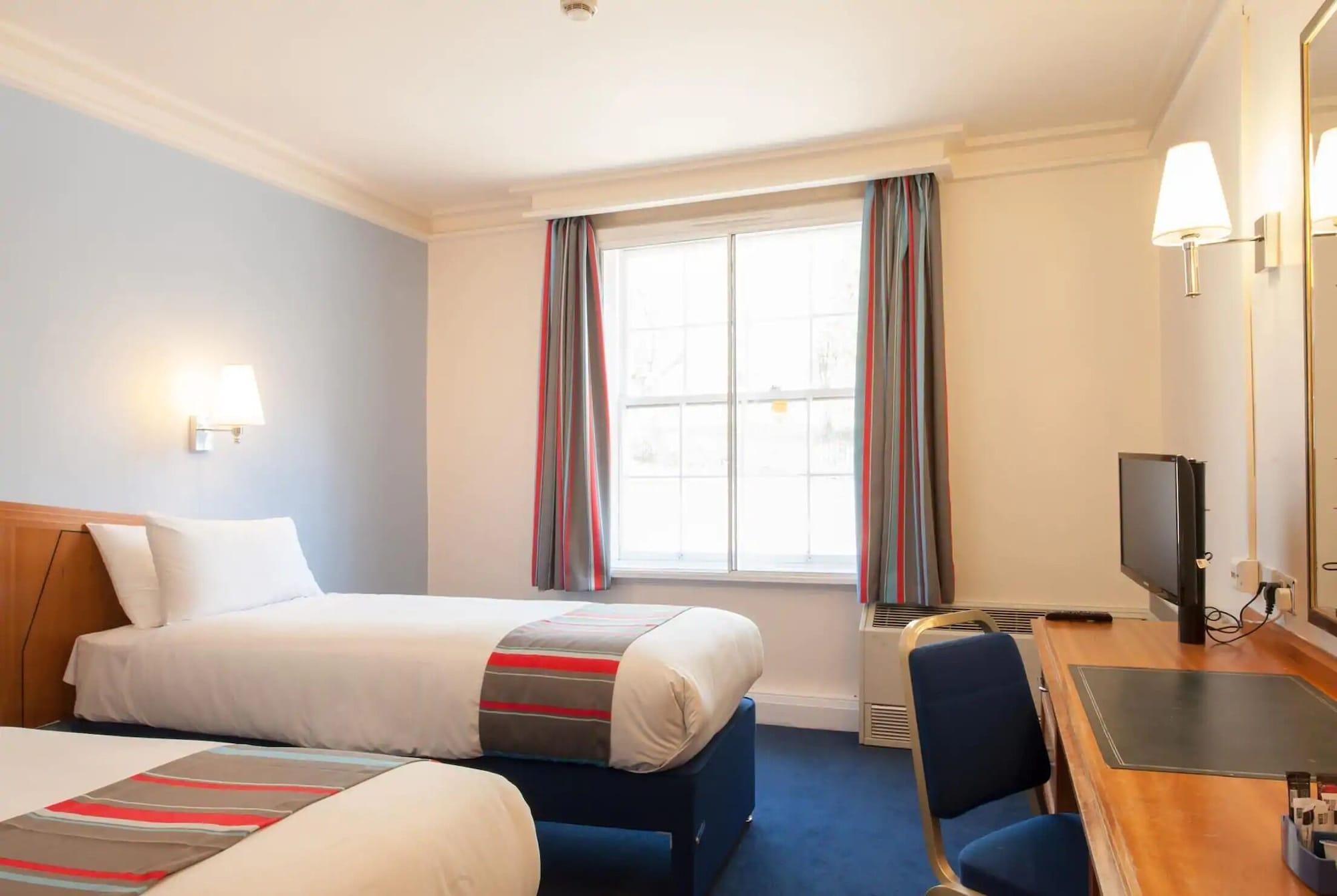Travelodge Kings Cross Royal Scott London Exterior photo