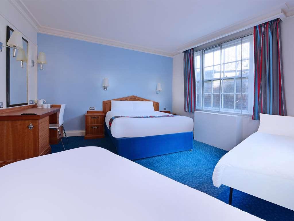 Travelodge Kings Cross Royal Scott London Room photo